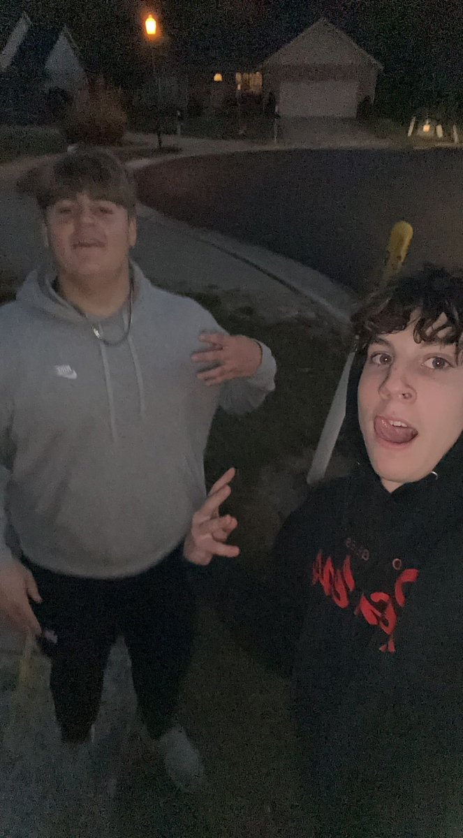 DomLawnCrew's tweet photo. y’all shoulda just left while you had the chance goofy 😭 zo lasers kent 6-4 dlc #shitaintsweet #fbgm @Nerf2022rams https://t.co/a9F9IpQBhV