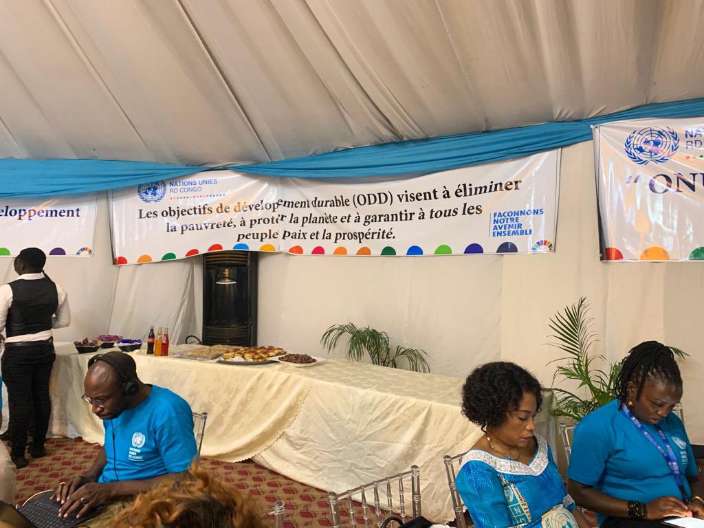 WFPDRC's tweet photo. #RDCongo 🇨🇩
Le #PAM se joint au reste du système des Nations Unies en #RDC pour échanger avec les jeunes à Kinshasa dans le cadre de la célébration de la #JournéedesNationsUnies
Le #PAM continue de travailler avec le gouvernement pour atteindre #ODD 2 - #ZeroFaim https://t.co/OWiO1Dv9uy