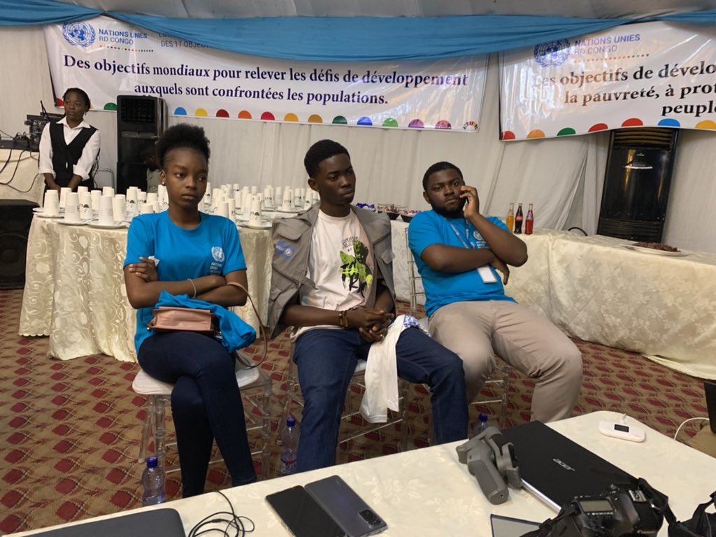 WFPDRC's tweet photo. #RDCongo 🇨🇩
Le #PAM se joint au reste du système des Nations Unies en #RDC pour échanger avec les jeunes à Kinshasa dans le cadre de la célébration de la #JournéedesNationsUnies
Le #PAM continue de travailler avec le gouvernement pour atteindre #ODD 2 - #ZeroFaim https://t.co/OWiO1Dv9uy