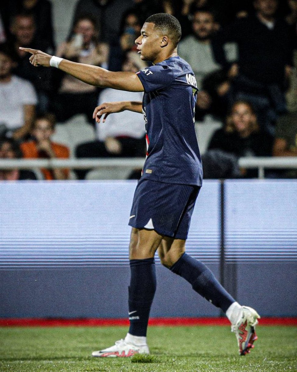 bpt-on-twitter-le-parisien-e-g-re-mbappe-nin-psg-deki-s-zle-mesinin