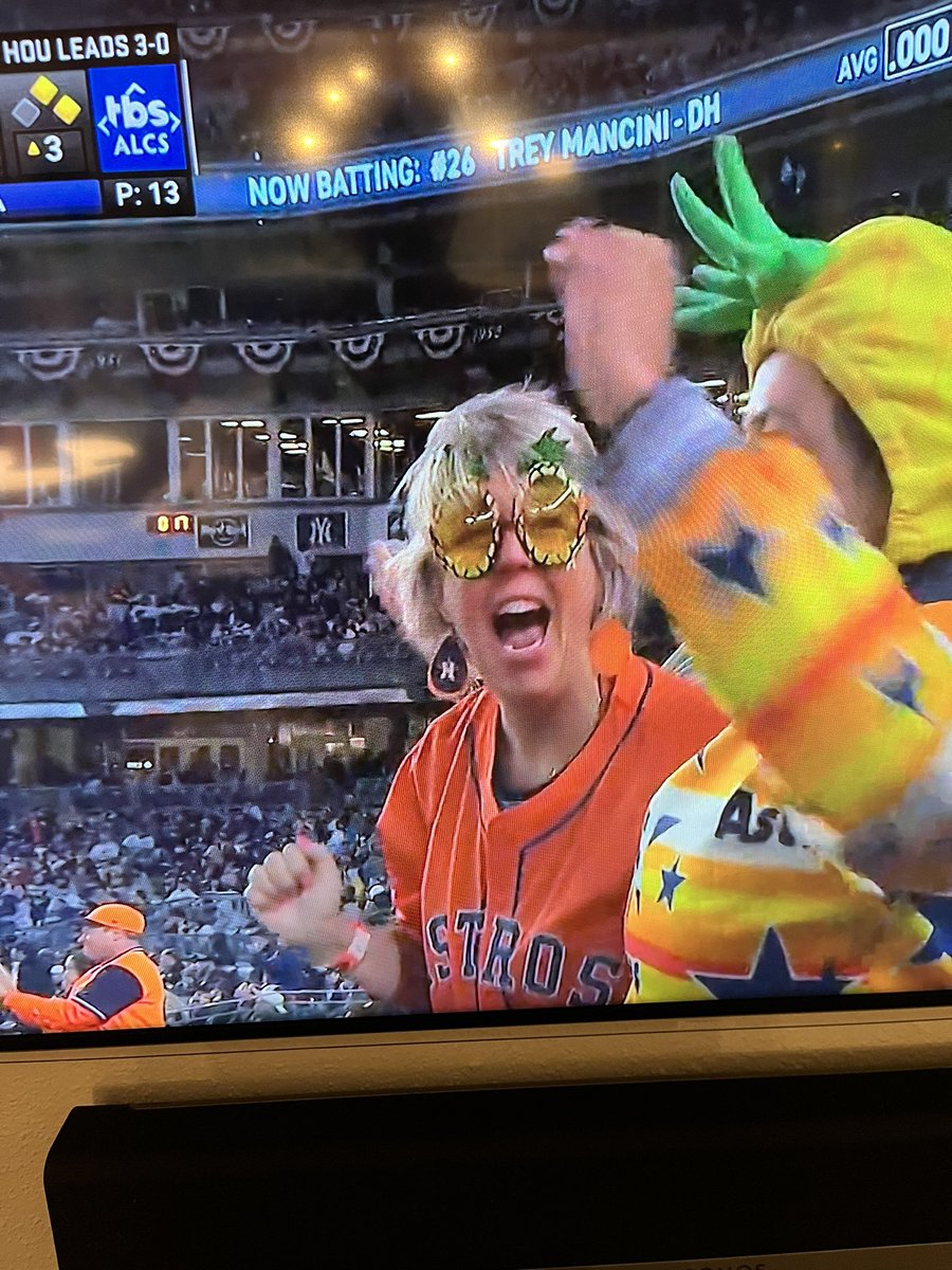 benweber's tweet photo. @emsandems @astros Did you notice our friend made the broadcast multiple times https://t.co/j9zID1MuUH