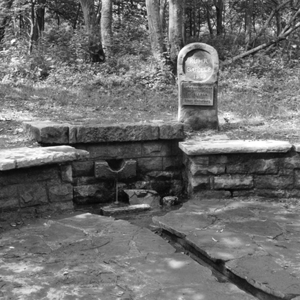 Ruhrverband1913's tweet photo. #ZahlDesTages: Die #Ruhr entspringt auf dem Ruhrkopf im #Sauerland bei #Winterberg in einer Höhe von 674 m ü. NN und mündet bei #Duisburg in den #Rhein. Ihre wichtigsten Nebenflüsse sind: #Lenne, #Volme, #Möhne, #Wenne und #Röhr. https://t.co/O5Qo6XtMPH