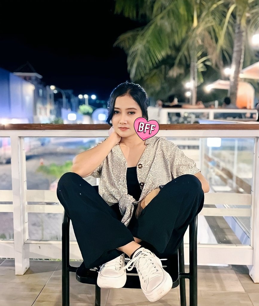 Ayukhofreal's tweet photo. ketika bodoh amat dengan semuanya🦾😎 https://t.co/syAosU1adP