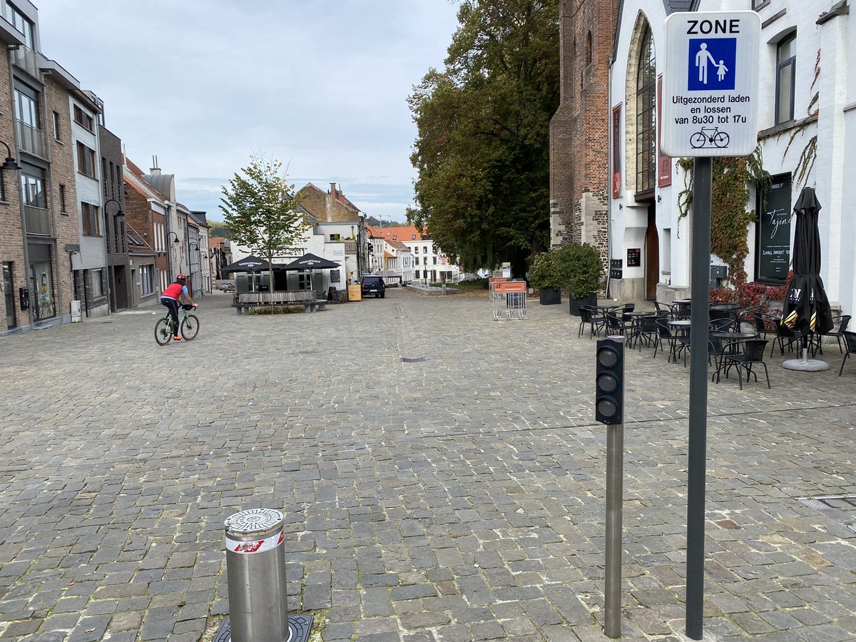 MattWinfield2's tweet photo. So much to like about streets in Flanders. But the priority for people on bikes &amp; walking is brilliant! https://t.co/EBvYZN0jF2