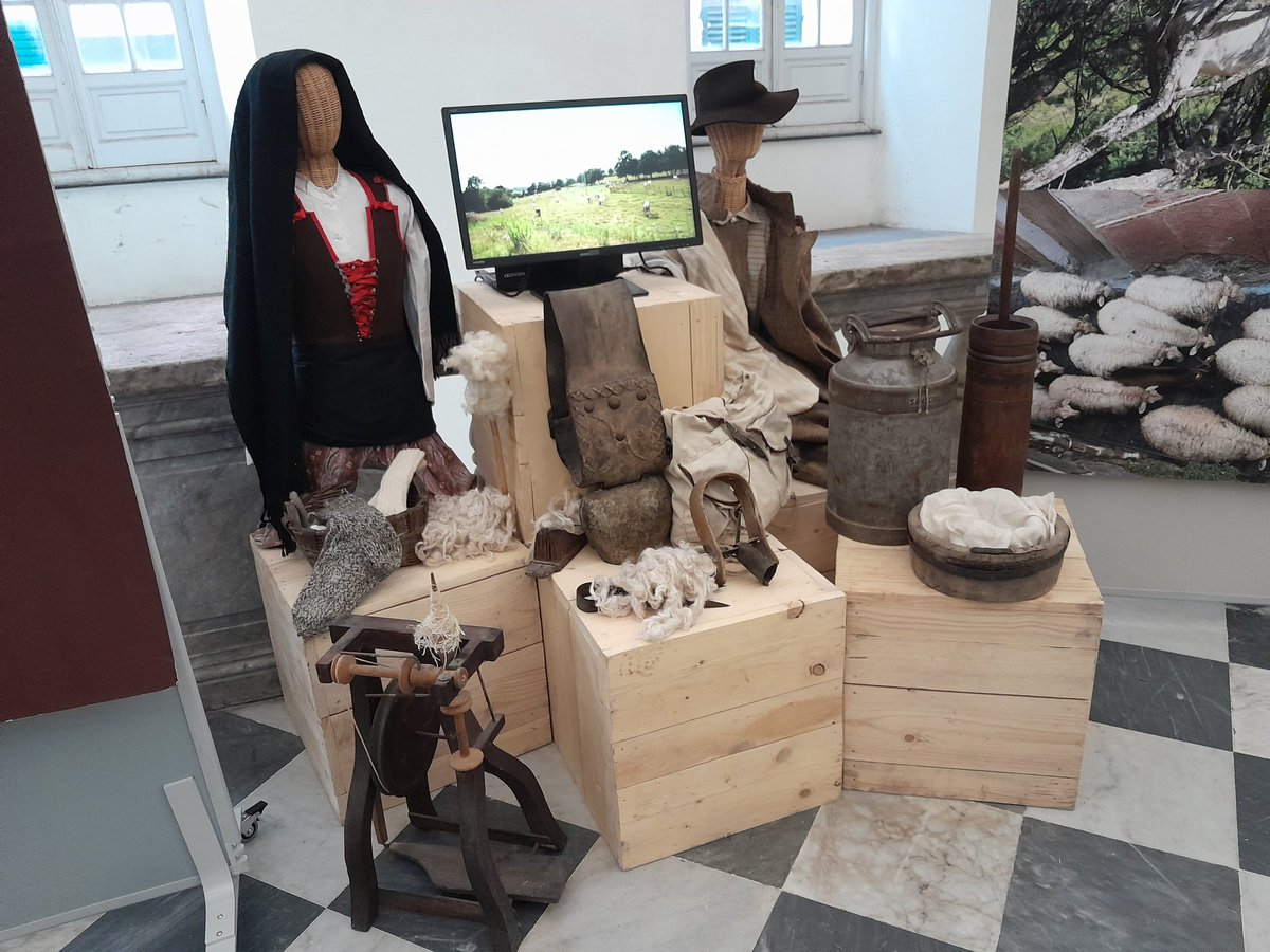 PARCO_AVETO's tweet photo. A Palazzo Ducale, la Mostra @FDellaScienza AT-TRANSUMARE di @RegLiguria, visitabile fino al 1/11, racconta storie, culture, produzioni e servizi garantiti dalle attività zootecniche tradizionali #CambioVia @pc_maritime. Tra i protagonisti anche gli allevatori di #parcoaveto 💪👏 https://t.co/JXI2X3mkav