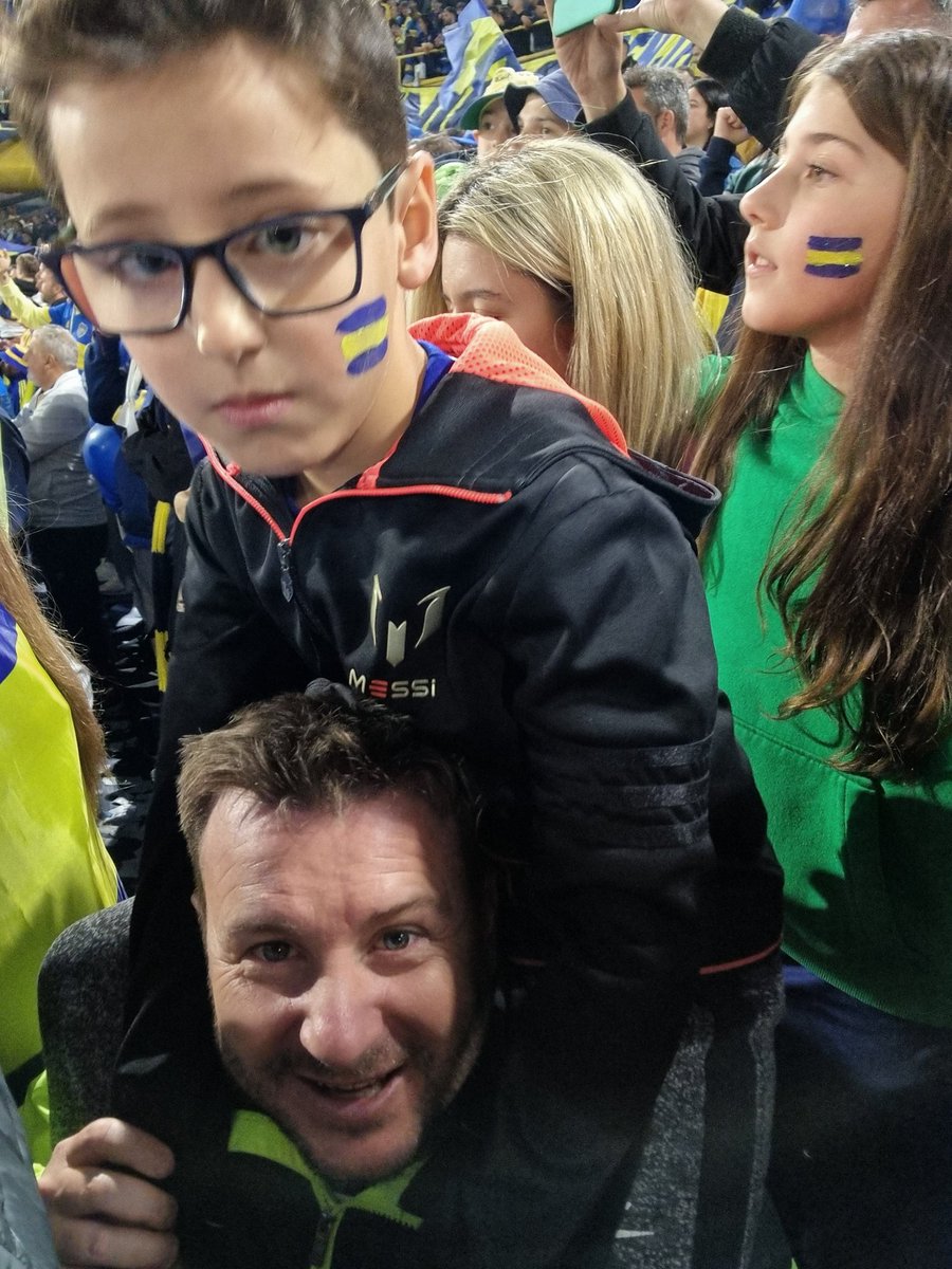 ferchu017's tweet photo. Daleeee campeón, Daleeee campeón!!!!! BOCA ES SU GENTEEEE!!!!
@camartinezok @ricardotagliafi #JuanCruz #Herni #Delfi #Bauti https://t.co/MoLOAp1HxM
