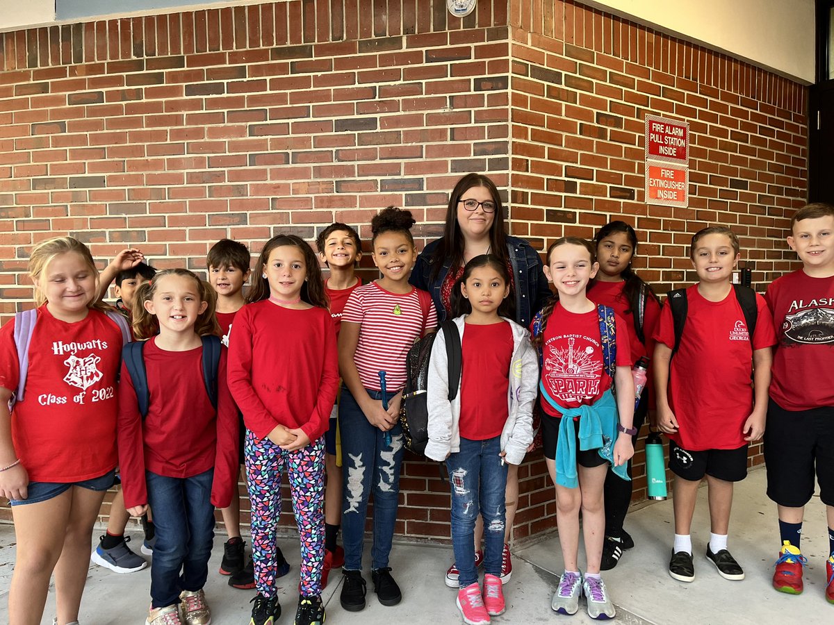 meetMsMoyer's tweet photo. Red ribbon week day 1! https://t.co/fEaZtVXVFt