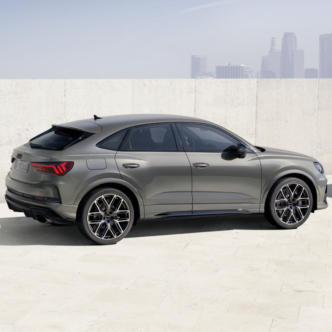 La estabas esperando. Así es la versión SUV coupé del nuevo Audi RS Q3 10 years edition. ¿Qué te parece su interior excepcional?

#AudiCanarias #Audi #RS #Q3 #Sportback
