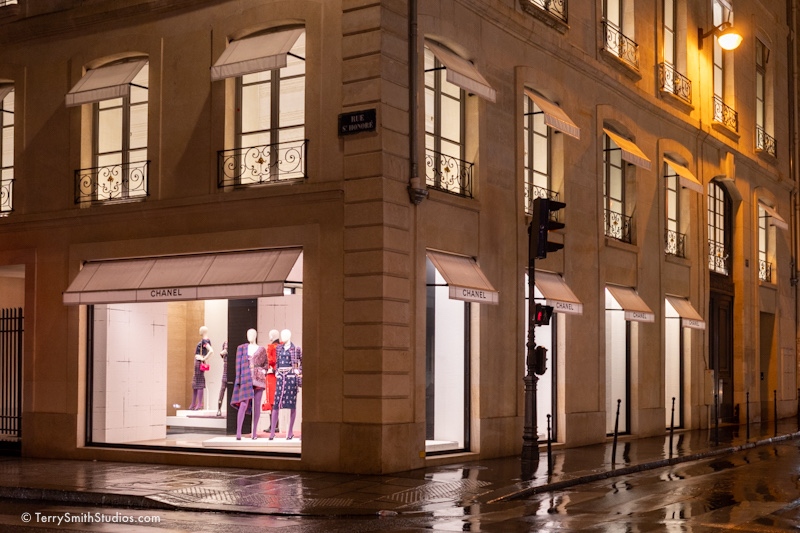 tsmithstudios's tweet photo. The original Chanel store on rue Cambon in Paris. Shot handheld with the Ricoh GR IIIx. See Instagram for the story behind it. 

#parisphotographer #paris #artparis #parisphoto #francelinkedin #ricohgr3x #shootgr_paris https://t.co/VpMbMAPzlG