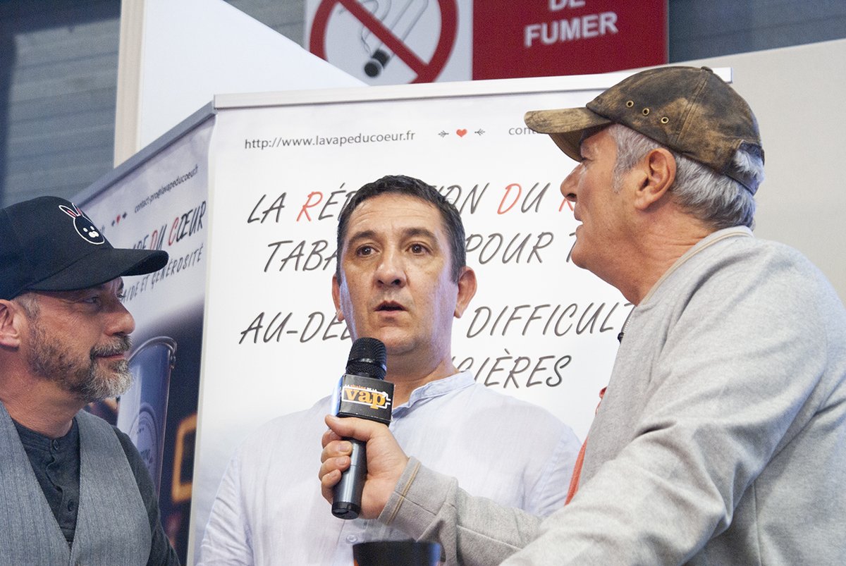 LaVapeDuCoeur's tweet photo. Interview de Xavier, président de La Vape Du Cœur par @LaChaineDeLaVap au #vapexpoparis2022. Merci à Dominique Aubert, Pascal @PanpanMd et à toute l'équipe de La Chaîne De La Vape pour son soutien et nous sommes très heureux de leur offrir notre LVDC Award @rozenoire https://t.co/6HEzeJ8yUh