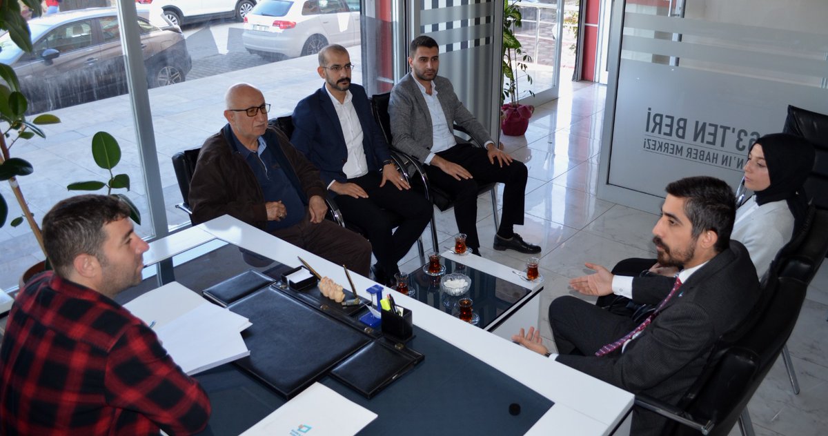 batmandadeva's tweet photo. İl Başkanımız Melik Müjdeci, beraberindeki parti heyeti ile Batman Gazetesi Yazı İşleri Müdürü Halit Biliz ve gazete çalışanlarını ziyaret ederek, Batman ve ülke gündemine dair açıklamalarda bulundu. https://t.co/NqntGk4s7C