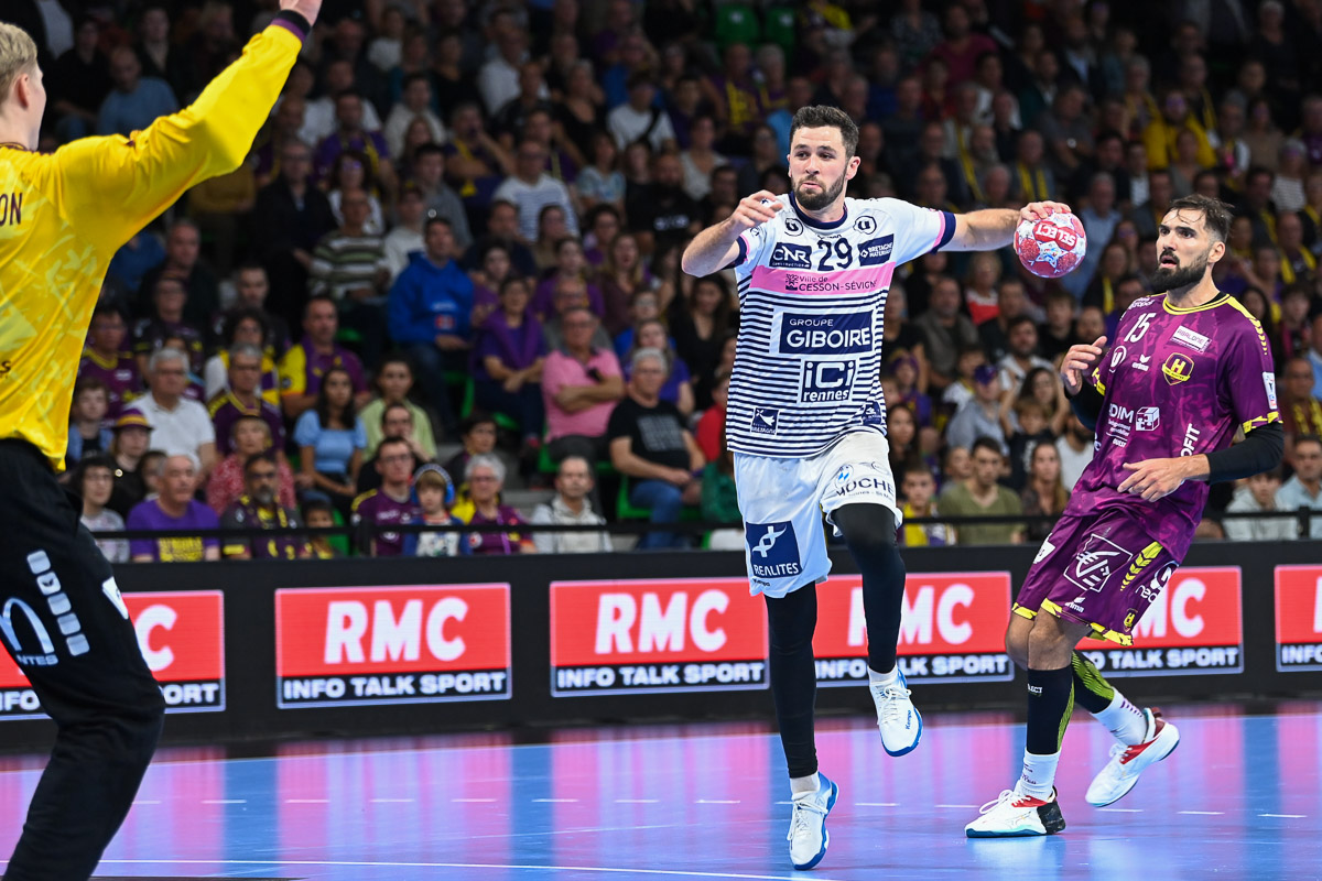 crmhb's tweet photo. 📸 Retour en images sur le derby à la H Arena hier soir.
#NANCES | #LesIrréductibles 🔵⚪️ https://t.co/lEz0TOqcdF