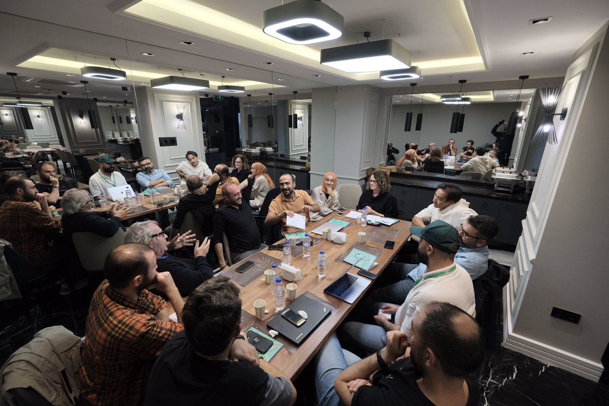 BosphorusLab's tweet photo. Bosphorus Film Lab Pitching Platformu'nda finale kalan proje ekipleri eğitimlerini tamamladı.

Ekipler, projelerini jüri üyelerine sunmak için hazırlanıyorlar.

#BFL2022🐬 #BFF2022🐬 https://t.co/B5ZyUDtSui