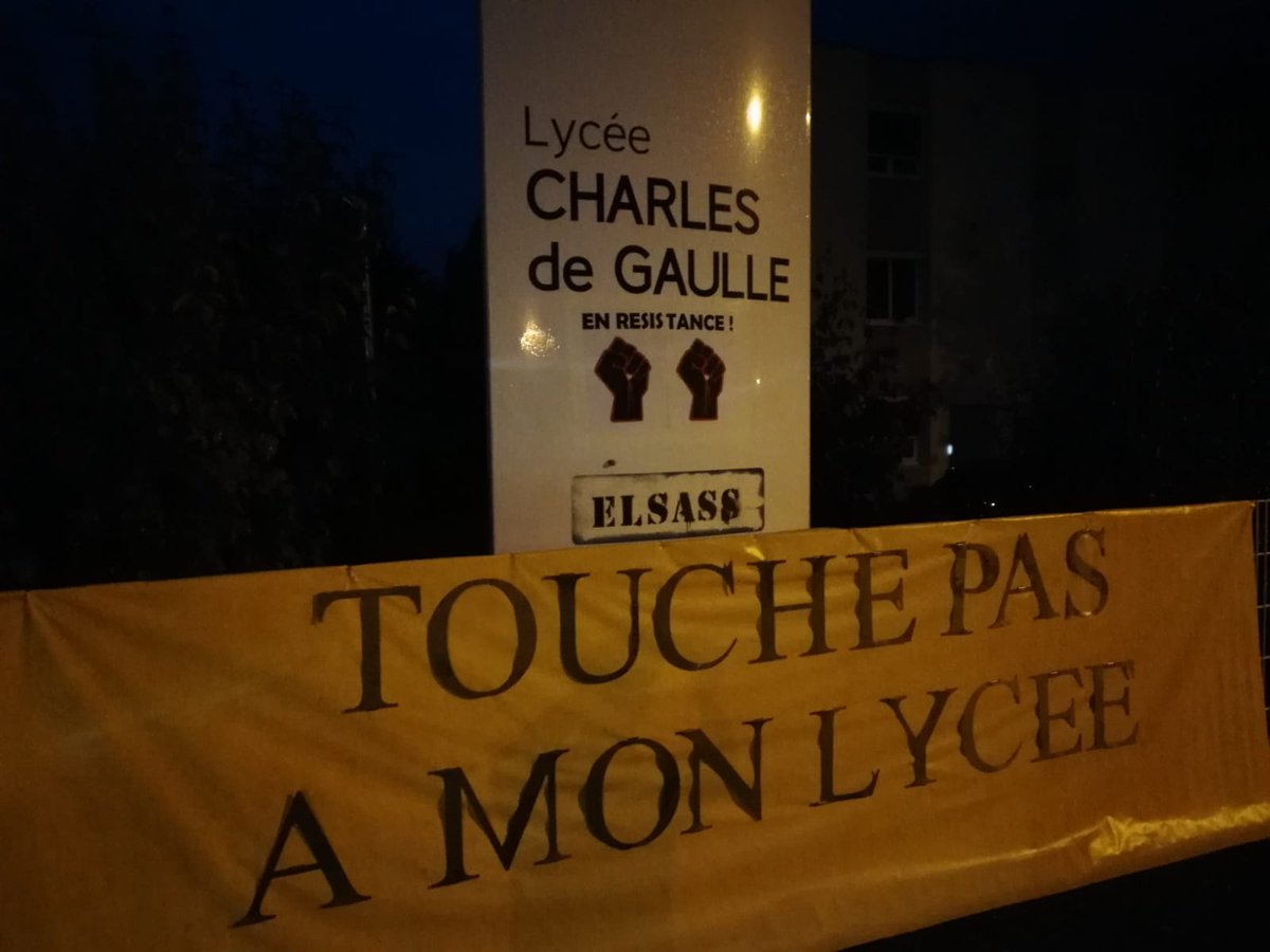 lycee_degaulle's tweet photo. Touche pas à mon lycée !!!

N'oubliez pas notre pétition: https://t.co/xolMj14Z1p 

Merci à tous pour votre soutien.

On y croit !!!!

#lyceecharlesdegaulleenresistance
#raphaelschellenberger
#patriciaschillinger
#brigitteklinkert
#michelsordi
#pulversheim68840

#JeanRottner https://t.co/uF1rMg6dVC