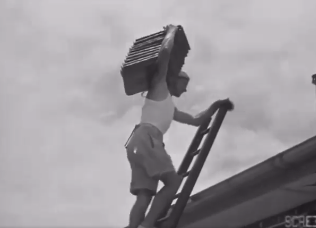 Web2vi's tweet photo. [HISTOIRE]

Une superbe archive en noir et blanc de couvreurs américains au travail. 🥰

⚒ Un beau métier de tradition qui sera toujours utile à nos sociétés ! 

Pour voir la vidéo c'est ici : https://t.co/10Tq4Cto1C
https://t.co/h9whjGyyxv

#couvreur #logiciel #web2vi #artisan https://t.co/rvGjojxsmJ
