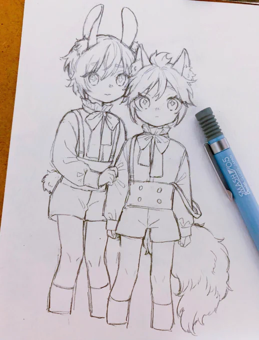 うさぎKAITOときつねレンくん描いてる 