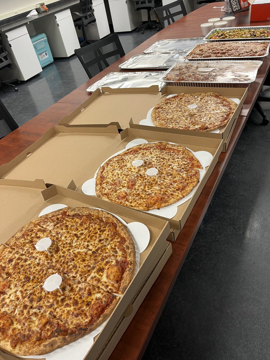 Huge shout out to Moran’s Bar &amp; Grill in Bellevue for the amazing team meal! Thank you so much! It was absolutely delicious &amp; we appreciate it so much!

#BEASTfam #ChieftainFootball #RTB #ChangeYourBest #KeepgROWing #TeamMeal #MoransBarAndGrill #ThankYou