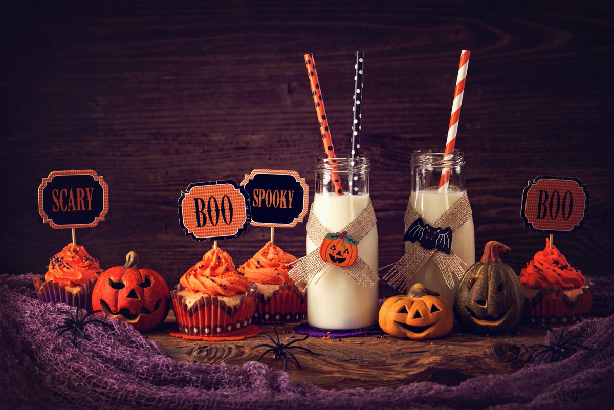 Halloween is in the air, and in the Dining Hall we are celebrating all week long! Today come join the festivities as we decorate cupcakes!
