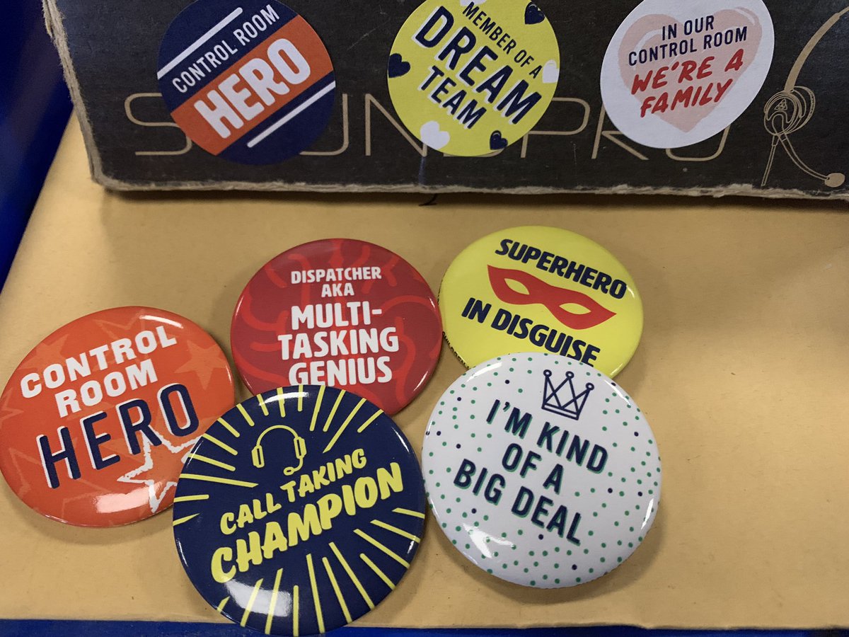 HeadsetheroWyp's tweet photo. Control Room week is here!

Love a good bit of bunting, really brightens the place up.

Struggling to decide which badge to have though…

#controlroomweek #headsetheroes #unsungheros 
#Callhandlers #Dispatchers https://t.co/2oRpHkk6KB
