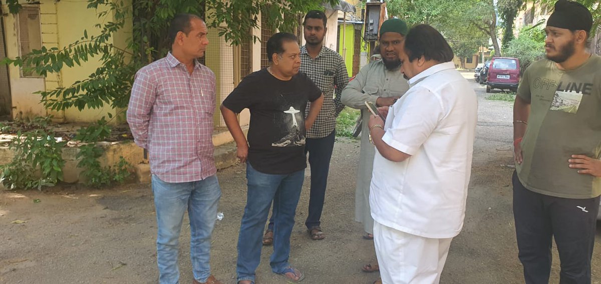 Mohamme92363456's tweet photo. sadar-e-mohtaram janab naqeeb-e-millat Alhaj barrister Asad Uddin Owaisi sahab ke hidayat par goshamehal incharge janab mirza rehmath baig qadri sahab or janab zafar khan sahab corporator ke zaire-nagraani me bhagyanagar colony me grass Cutting ka kaam karaya gaya.AIMIM ZINDABAD https://t.co/wPA83JCxtu