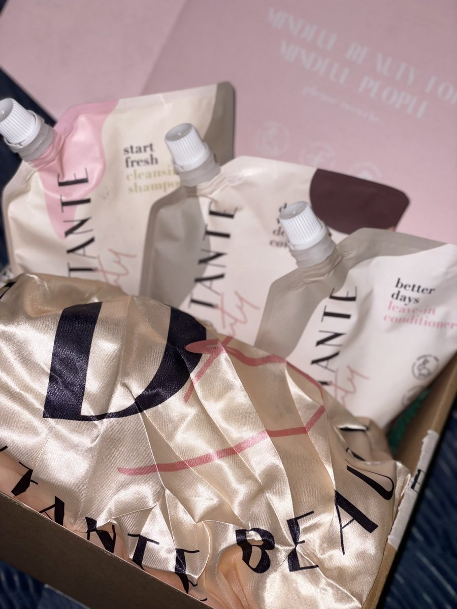 NaturallyJoni's tweet photo. Even got a chance to work with a brand to produce some brand content (big deal for a small influencer like myself) 😊😊💕💕 https://t.co/pOQ61xTgDN