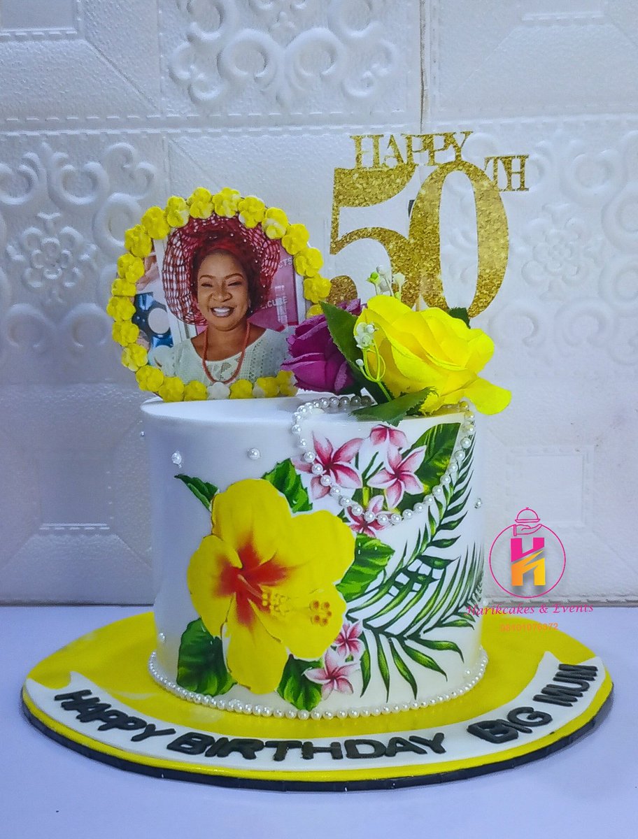 CakesHarik's tweet photo. What is not to love about this cake✋🤚❤️❤️❤️❤️❤️❤️❤️

Who is my next customer💃

@AAdeleke_01 @CakesHarik @insideEDE @InsideOsogbo @OsogboAI @osun @joesteve__ https://t.co/75ezo4aaqb