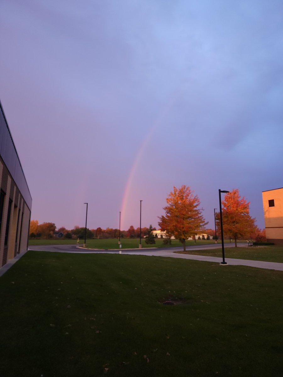 ZPSTech's tweet photo. Mother Nature showing off a little this morning. #rainbow @zeelandschools https://t.co/tLQGz3Doye