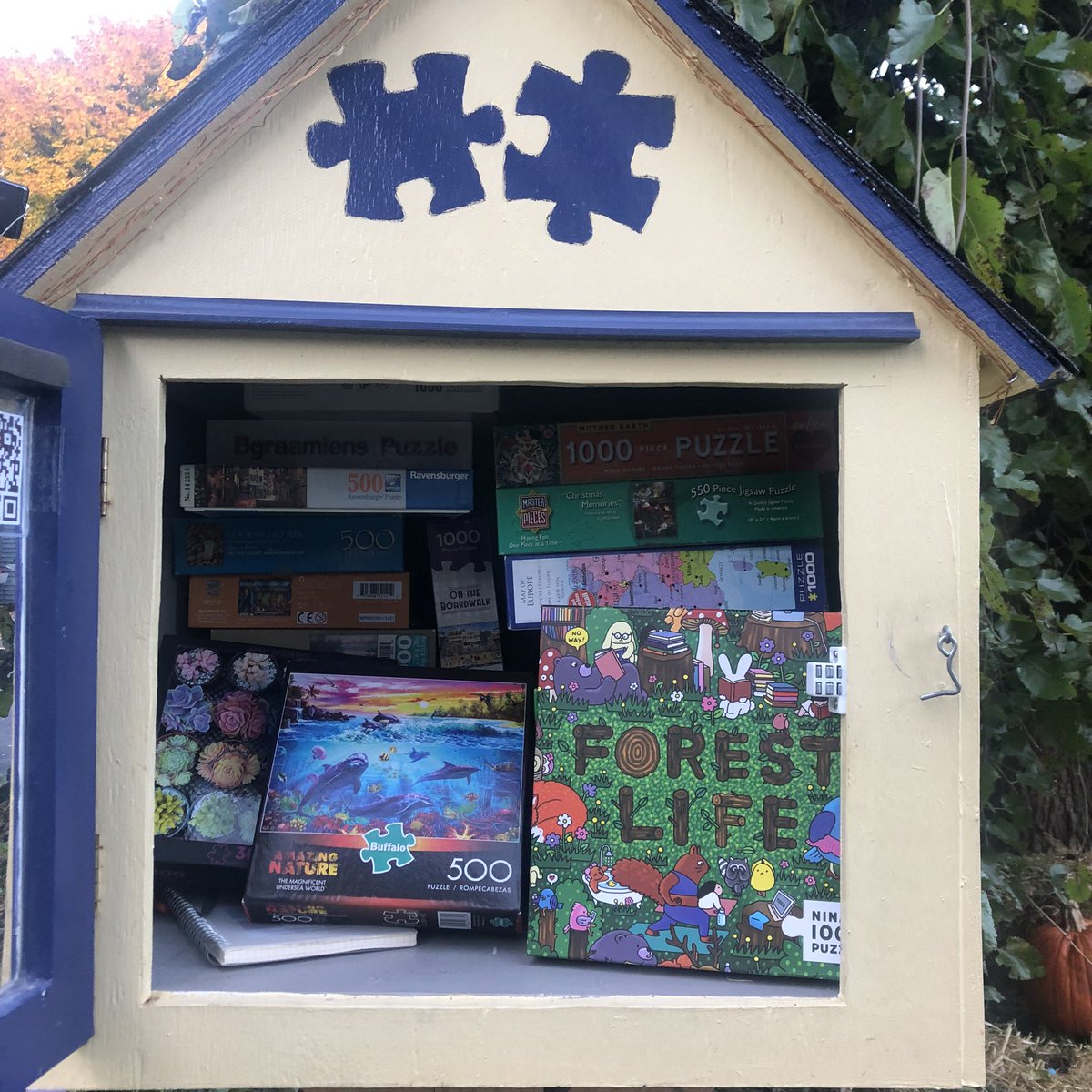 puzzleck1's tweet photo. One of my favorite puzzles- Forest life is back! A treat of a puzzle if youโve never done one by her. There were a lot of great puzzles this morning! Go grab one! @ltlfreelibrary #puzzlelibrary #puzzle #littlefreelibrary #rochesterny #rocpuzzles #penfieldny #brightonny #roc https://t.co/Xo0mRKIuXN