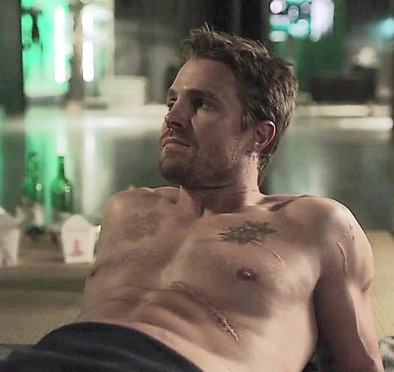 marabrazil2's tweet photo. Sexy #stephenamell #Arrow #Arrow10 https://t.co/aOGJVDjpt4