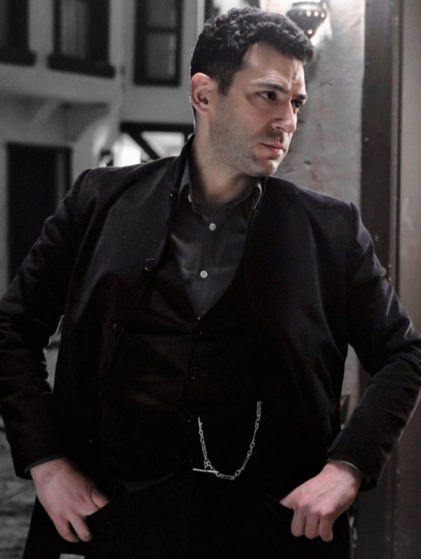 siren_yo's tweet photo. 🔥🖤

#Ramo                    #Aziz 
#MuratYıldırım https://t.co/nc05CQi0td
