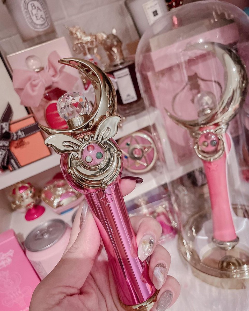 bebe_5288's tweet photo. I will punish you instead of the moon https://t.co/Lvx4NG3IKT