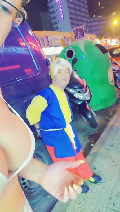 Hey this is Brian our DWARF HIRE entertainer at Millers bar. Benidorm https://t.co/zxzn5D0IG0