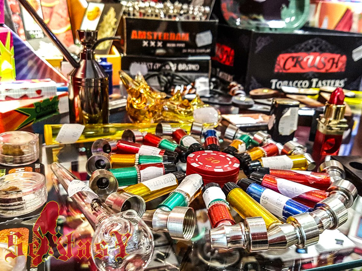 SextasySmart's tweet photo. Lulice od stakla, drveta, metala... Za vaš najdraži CBD cvijet! Navratite 😉

#hemp #cbd #sextasy #rijeka #smartshop #cbdshop #croatia #cbdweed #cbdflower #cbdoil #bongs #bong #waterpipe #shisha #hookah #cbdlife #hempoil #hempbud #hemplife #hash #vaporizer #blunt #weed #headshop https://t.co/F4qUFTgI0t