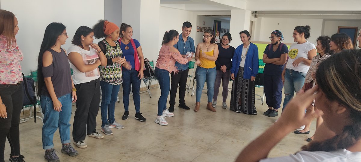 tinta_violeta's tweet photo. Seguimos en formación en la 4ta ola del taller para el Voluntariado Mayell Hernández.

Gracias a todas, todos y todes por participar y sumar fuerzas a este voluntariado que nos permitirá ampliar la Red de Acompañamiento desde la sororidad 💜
¡Por territorios libres de violencia! https://t.co/qmV9cO810v