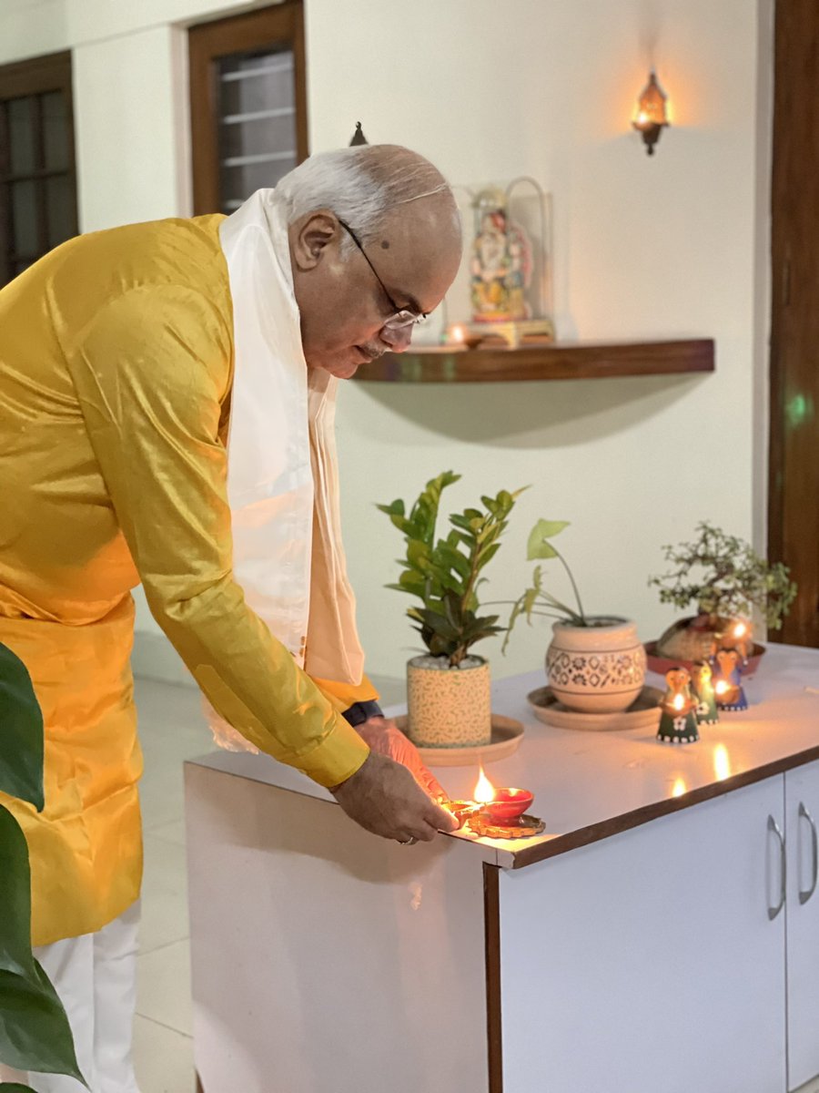 Vinay Sahasrabuddhe tweet media