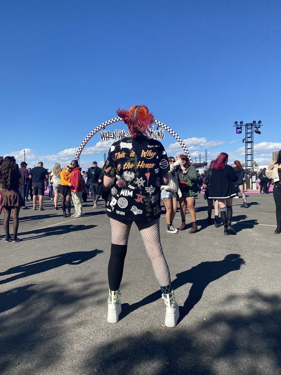 Simply_Katums's tweet photo. This is why I left the house #WWWYfest @WWWYFest @paramore #paramore #thisiswhy #alliwanted https://t.co/Ygy0I59Ub0