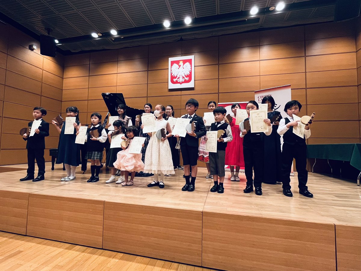 DanielCichyPWM's tweet photo. 20 laureatów w 6 kategoriach wyłoniło jury pod kierownictwem prof. Wojciecha Świtały. W @PLinTokyo zabrzmiały dziś w wykonaniu młodych pianistów utwory #Garścia #Rybicki #Lutosławski #Chopin, ale uczestnicy chętnie wybierali także #Paderewski i #Pachulski https://t.co/BIRsFzd8hZ