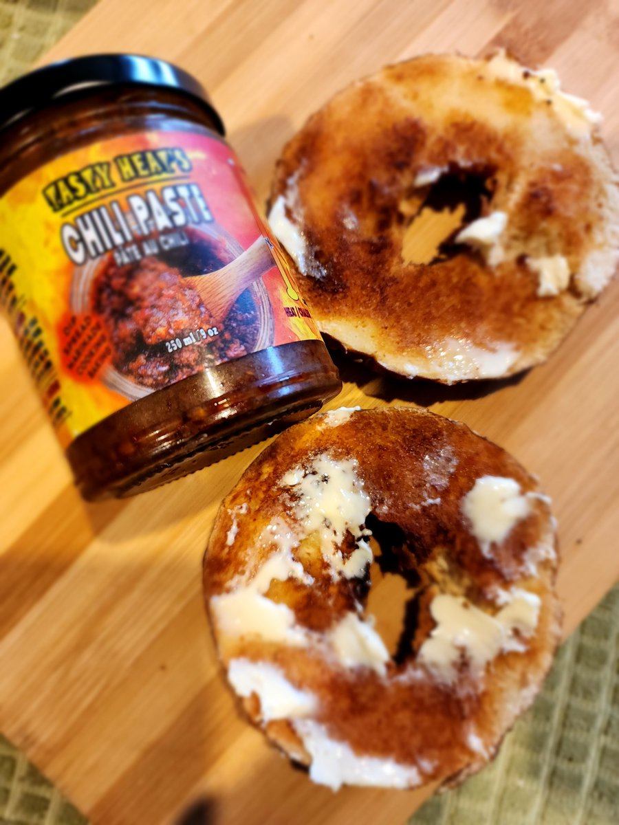 TastyHeatsFoods's tweet photo. Busy Monday Stared with @ilovecitybread Bagel ๐ฅฏ ๐ Butter and @tastyheatsfoods Chili Paste ๐ ๐ perfect for Rainy cold day with a warm Coffee ๐ง ๐ฆ
#bagel #citybread #winnipeghotsauce #chilipaste #Chilioil #butter #breakfast #bagelandbutter #spicyfood #hotsaucelover https://t.co/Cr43wn3PX6