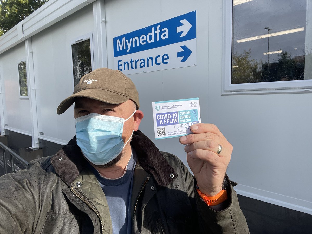 amphlett_sg's tweet photo. Winter Booster #COVIDBooster 🦠 Thank you @CV_UHB for the hassle free Vaccine https://t.co/XtVGVFYB0n