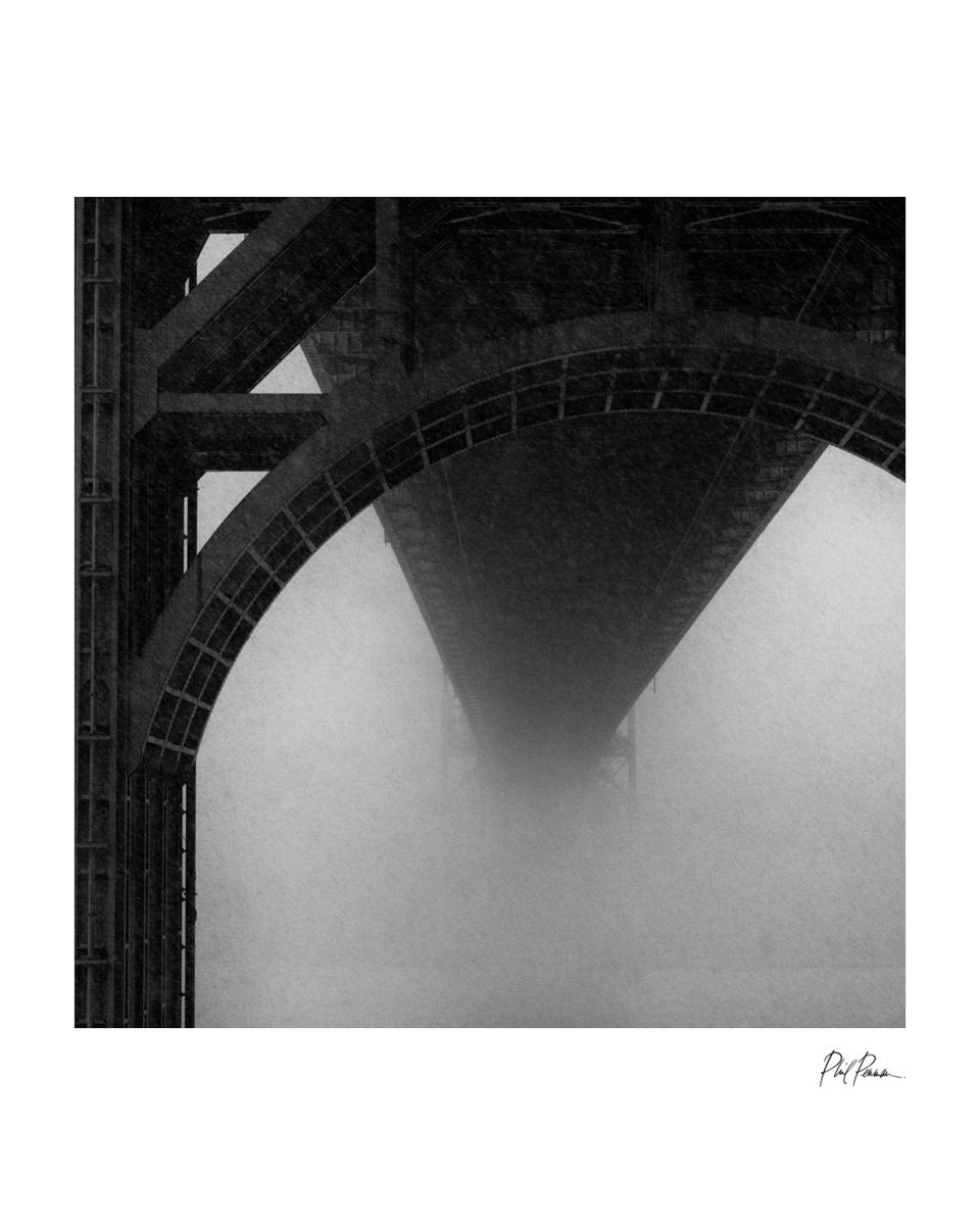 The George Washington Bridge. Copyright Phil Penman #Leica #streetphotography #blackandwhitephotography #bnw