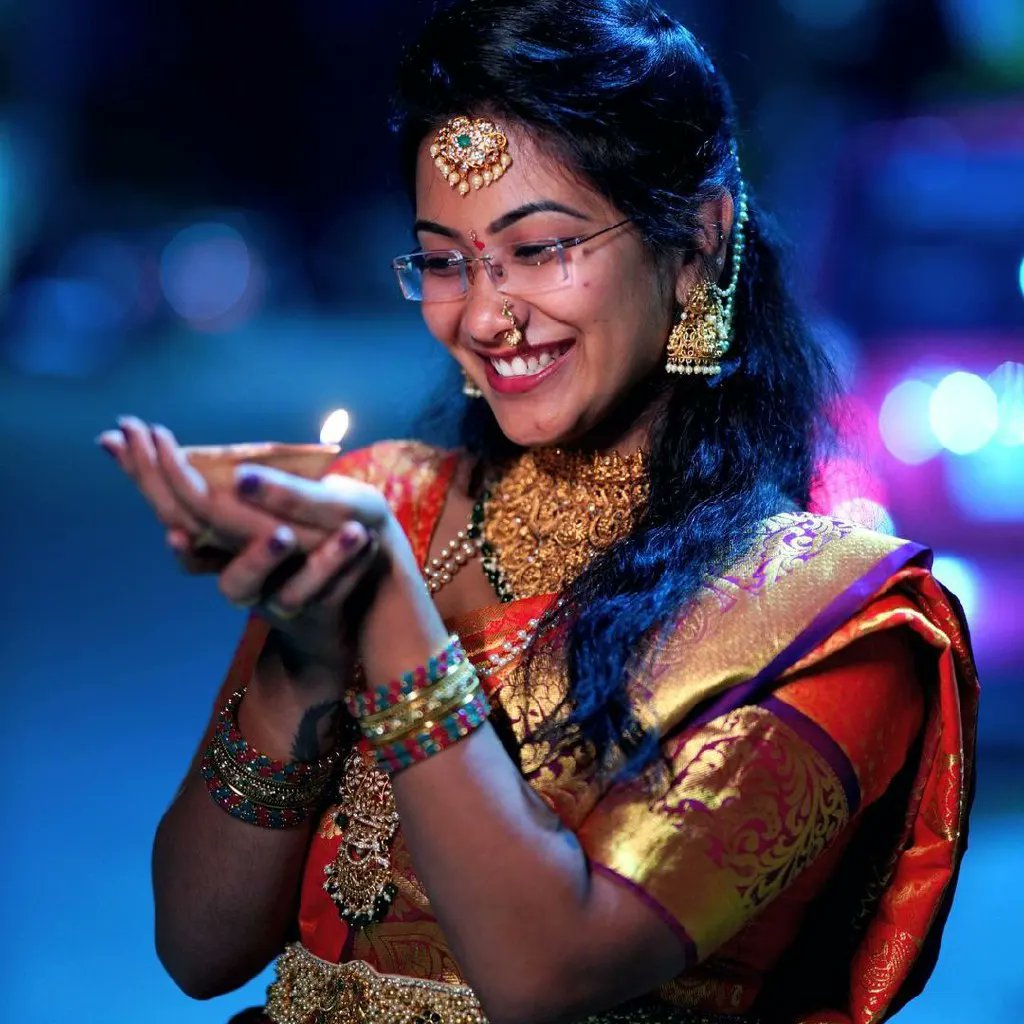 Padmavathi_offl's tweet photo. Happy diwali ❤️

PC: @dhanuuu_clickzzz 
Jewellery: @lakshmifashinand_jewlery 
Long chain: @riha_fashion_jewellary https://t.co/BbLnRwUxmN