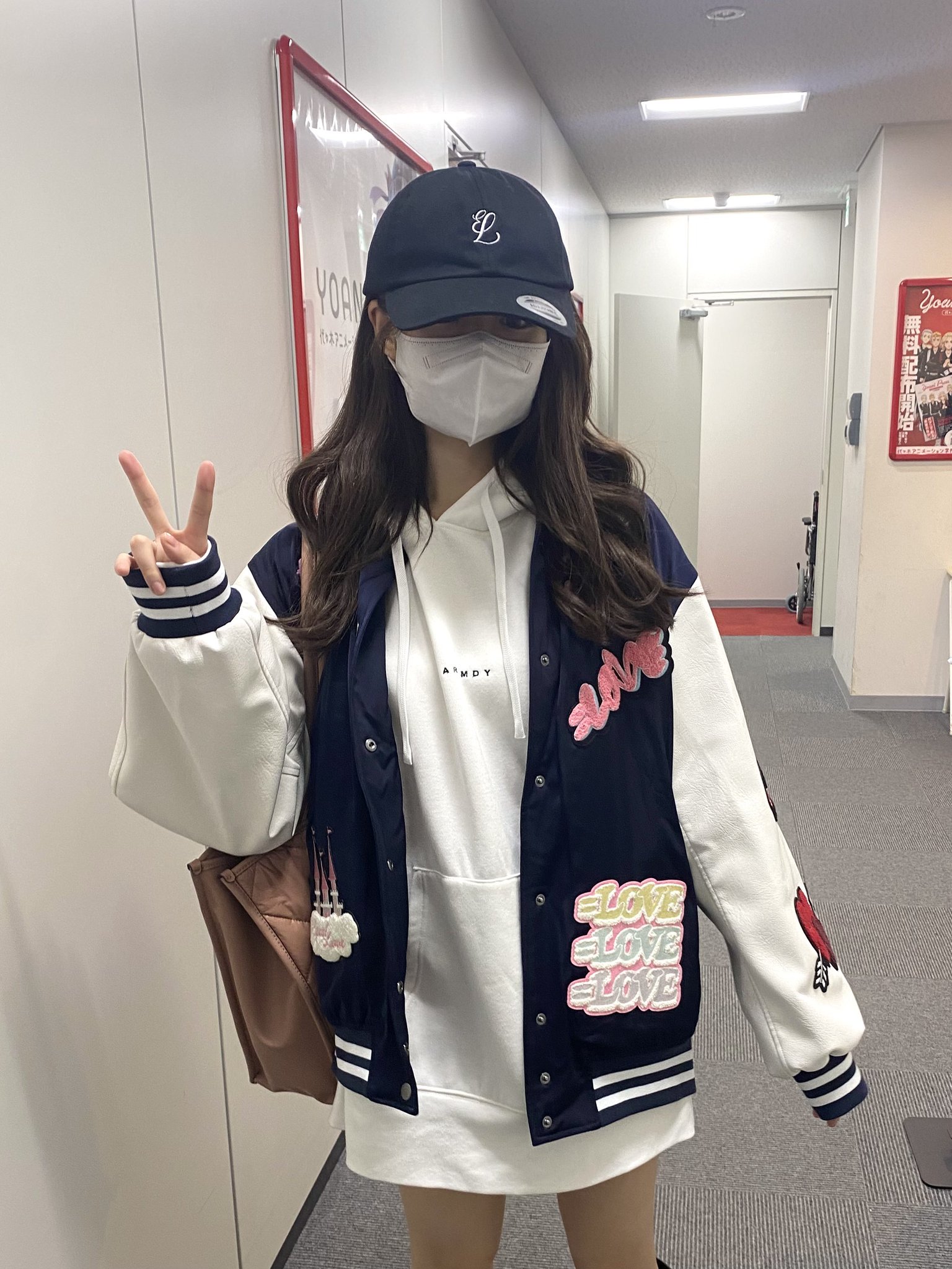 大谷映美里着用　ツイードリボンオフショルトップス ﾆｬｯ 🐈‍⬛❤︎ ㅤㅤㅤㅤㅤㅤㅤㅤㅤㅤㅤㅤㅤ トップスとスカート
