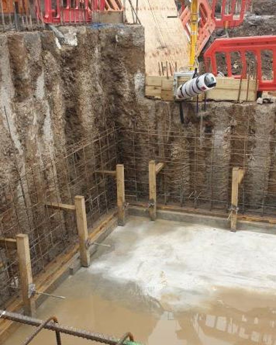 RocketMankrdg's tweet photo. More images from our recent Principal Designer Site Visit by Chris Lamb to Hornsey Depot Bogie Drop Facility last Friday. 
Works are progressing nicely 😀👍
#secantpiling #pitexcavation #bogiedrop #bogiedrop #pitexcavation #secantpiling https://t.co/XcWENDHqZv