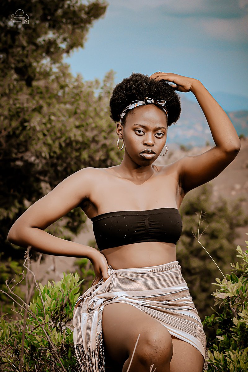 A Swati Hun 😘
📸 MistyHub