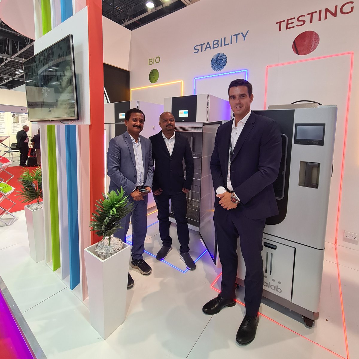 Aralab_'s tweet image. First day of Arab Lab 2022 in full swing.

We are very excited to come back and meet some of our regional partners in person again. If you are looking for environmental chambers at @ArabLab, stand 940 is the place to go. Our team is ready to meet you! 

#arablab2022
#aralab