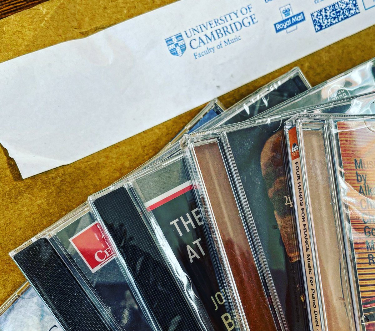 YukiNegishFriel's tweet photo. Having released two albums myself this year, now I view album releases from the other side- writing reviews for @EarlyMus, published by Oxford University Press!
@OUPAcademic #cdreviews
#EarlyMusicJournal #oup #OxfordUniversityPress #music #piano #keyboard https://t.co/6HaXQBl5Py