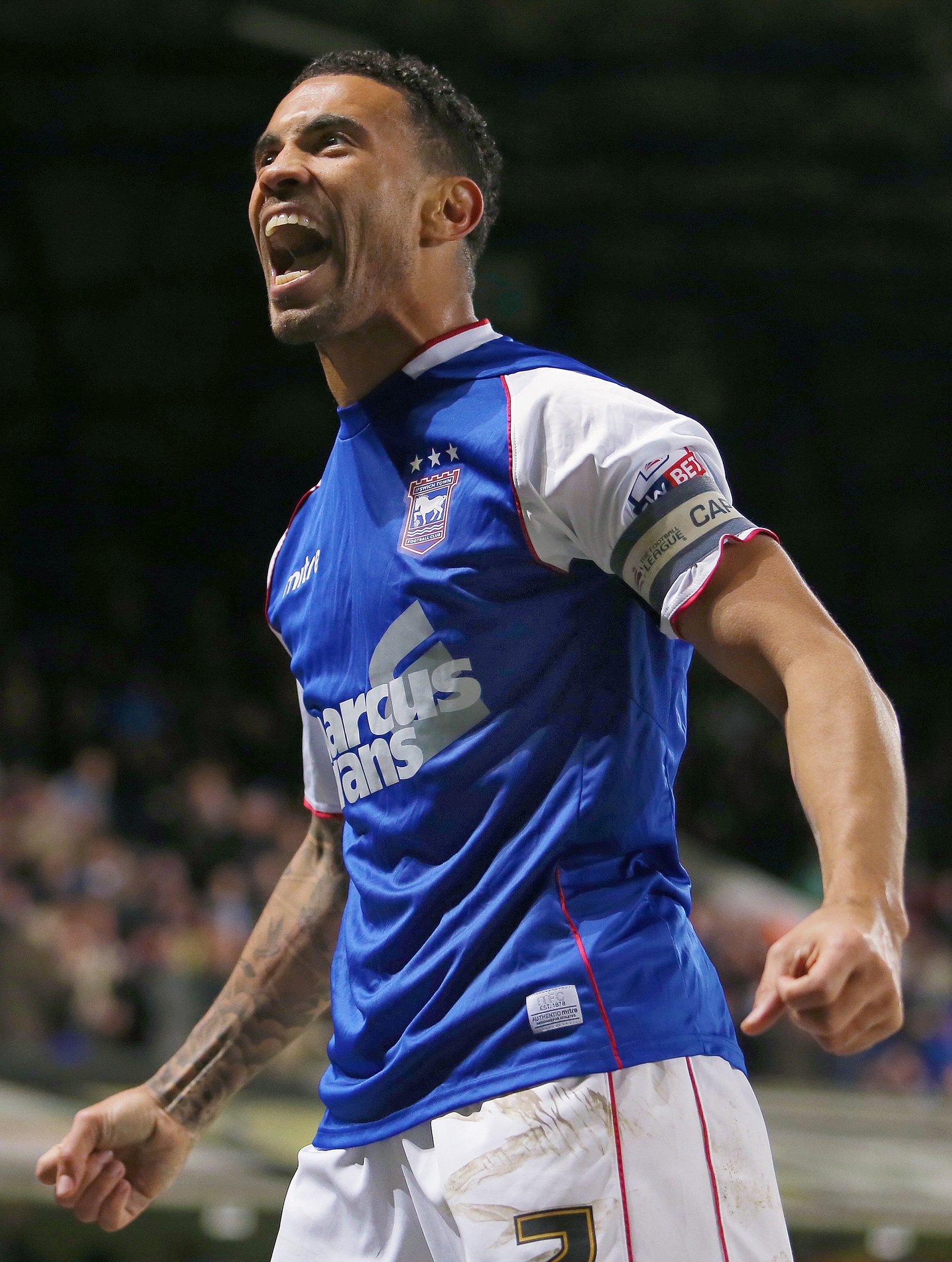  Wishing Carlos Edwards a very happy 44th birthday! 