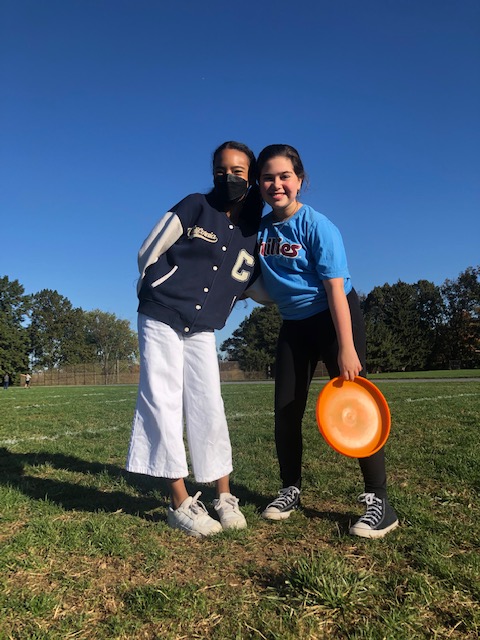 WVMSDragons's tweet photo. 6th gr PE classes enjoyed beautiful weather with some frisbee activities 🥏 #WVMS #LMSD #PhysEdFun https://t.co/fnnAVVVySl