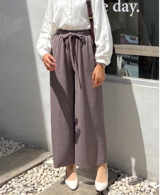 mochanpost's tweet photo. Tips outfit untuk yang memiliki paha besar #OOTD #ootdfashion

1. Pilih atasan yang panjangnya sampai paha
https://t.co/RsQU8yA5Yn
https://t.co/cAKe2zc6Ao

2. Pilih bawahan dengan mode lebar seperti kulot atau kulot highwaist
https://t.co/aedHvBgWOG
https://t.co/TmYOqQc2Bj https://t.co/jaepkowzKU