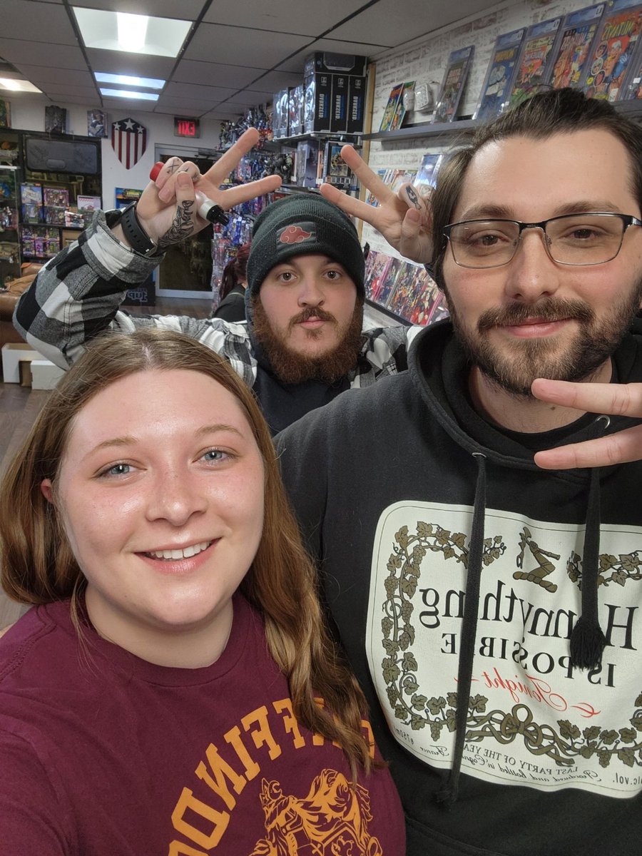 TXCountryBelle's tweet photo. Most people's drunk decisions put them in some questionable situations... Then there's me, who gets drunk and takes an hour Uber ride to meet up with my boys and buy comic books 😅 https://t.co/8ZndUUOEbe